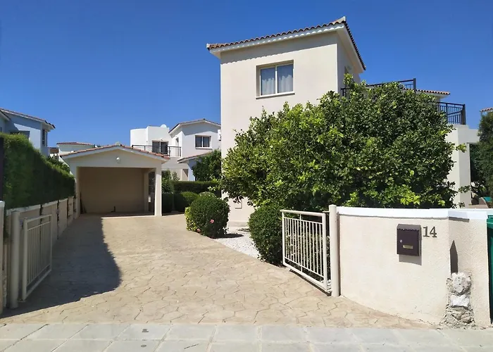 With Pool And Sea View! *