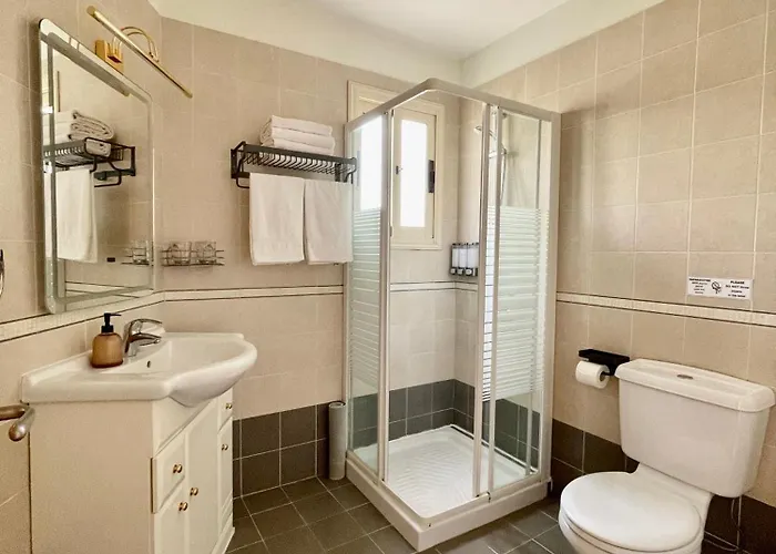 With Pool And Sea View! Coral Bay